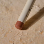 Cargar imagen en el visor de la galería, Lápiz de labios con ajonjolí - Shy

